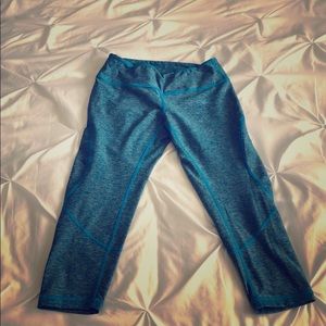 Size small Zella Capri leggings